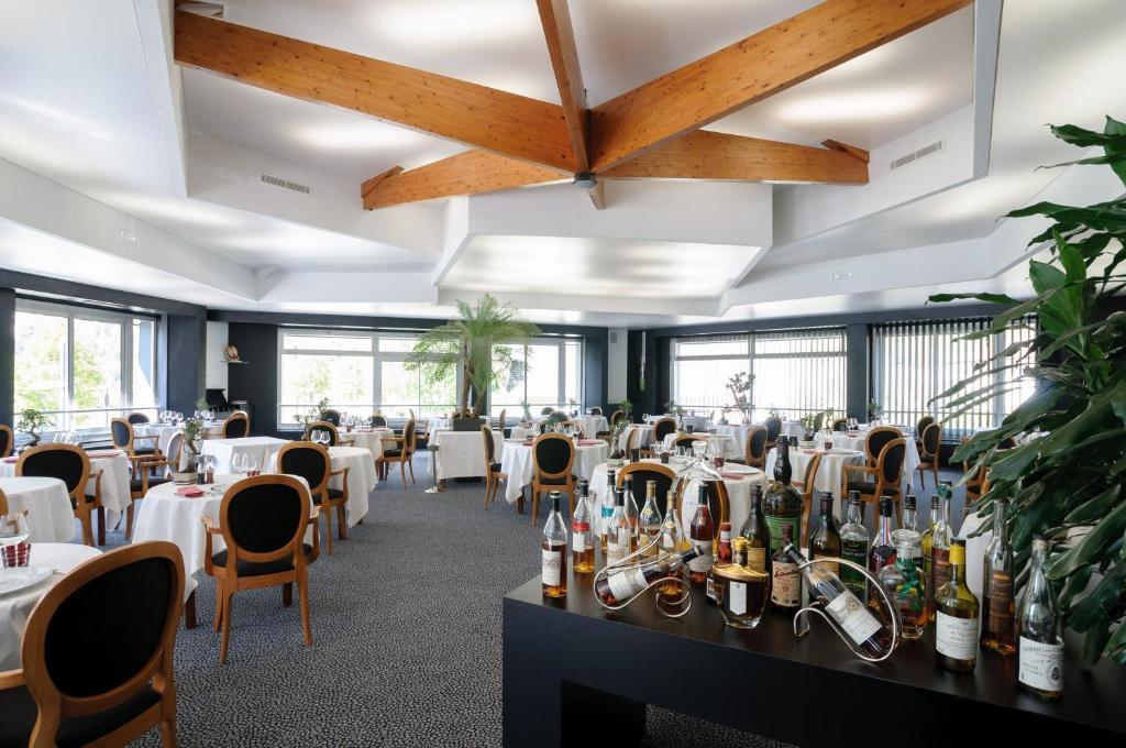 Hotel-Restaurant De L'Embarcadere ナンテュア エクステリア 写真