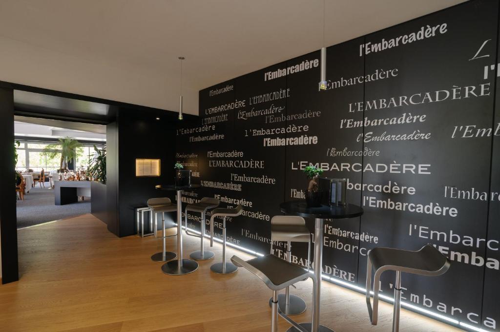 Hotel-Restaurant De L'Embarcadere ナンテュア エクステリア 写真